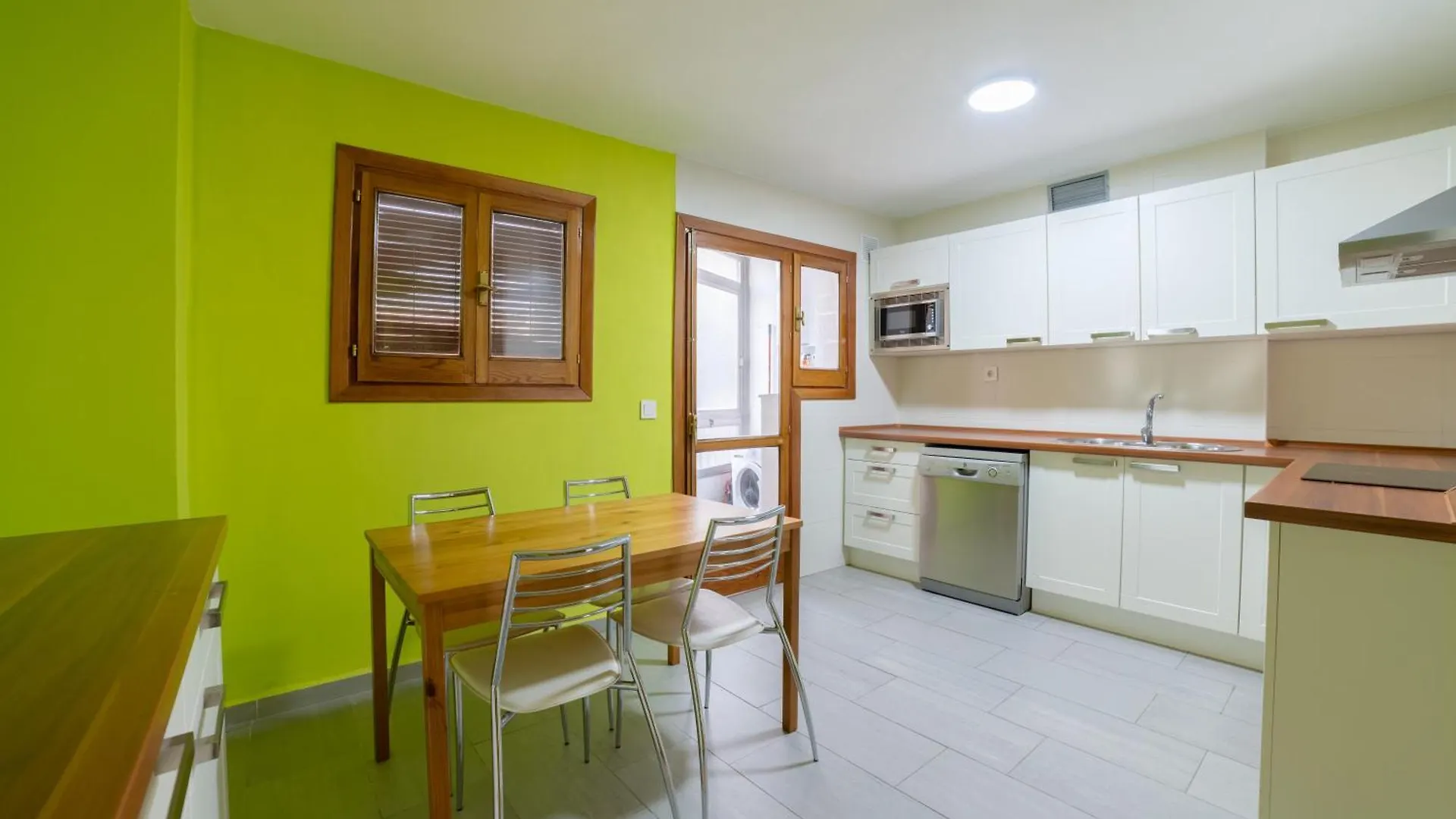 Habitación en casa particular Trendyrooms Granada, Centro A 10 Minutos Andando